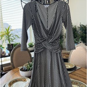 Beautiful woman’s dress fits like a 4/6